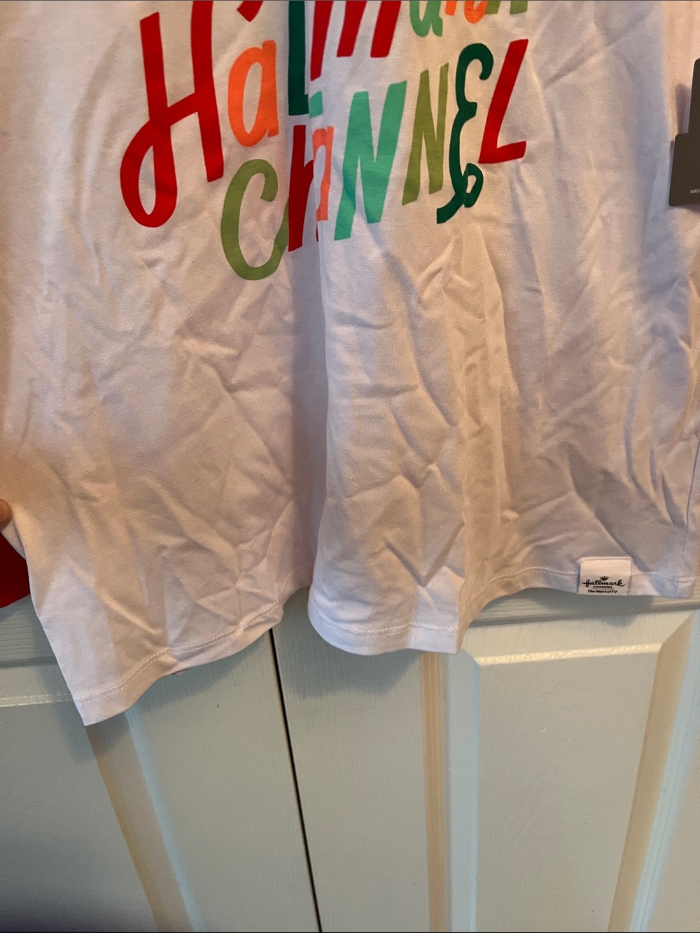Hallmark Channel NWT Christmas Raglan Graphic Tee Large Fa-La-Love Red White - Picture 11 of 16